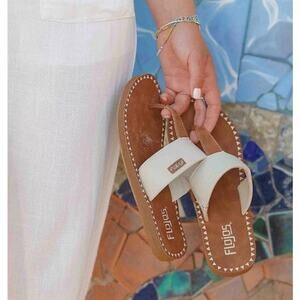 FLOJOS Grace Flip Flop Flops Light Beige Caramel Size 7 Lightweight Comfortable